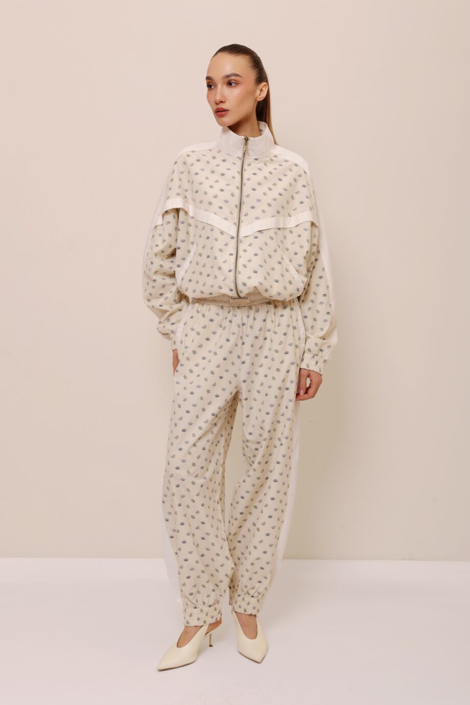 beige cotton tracksuit set women front