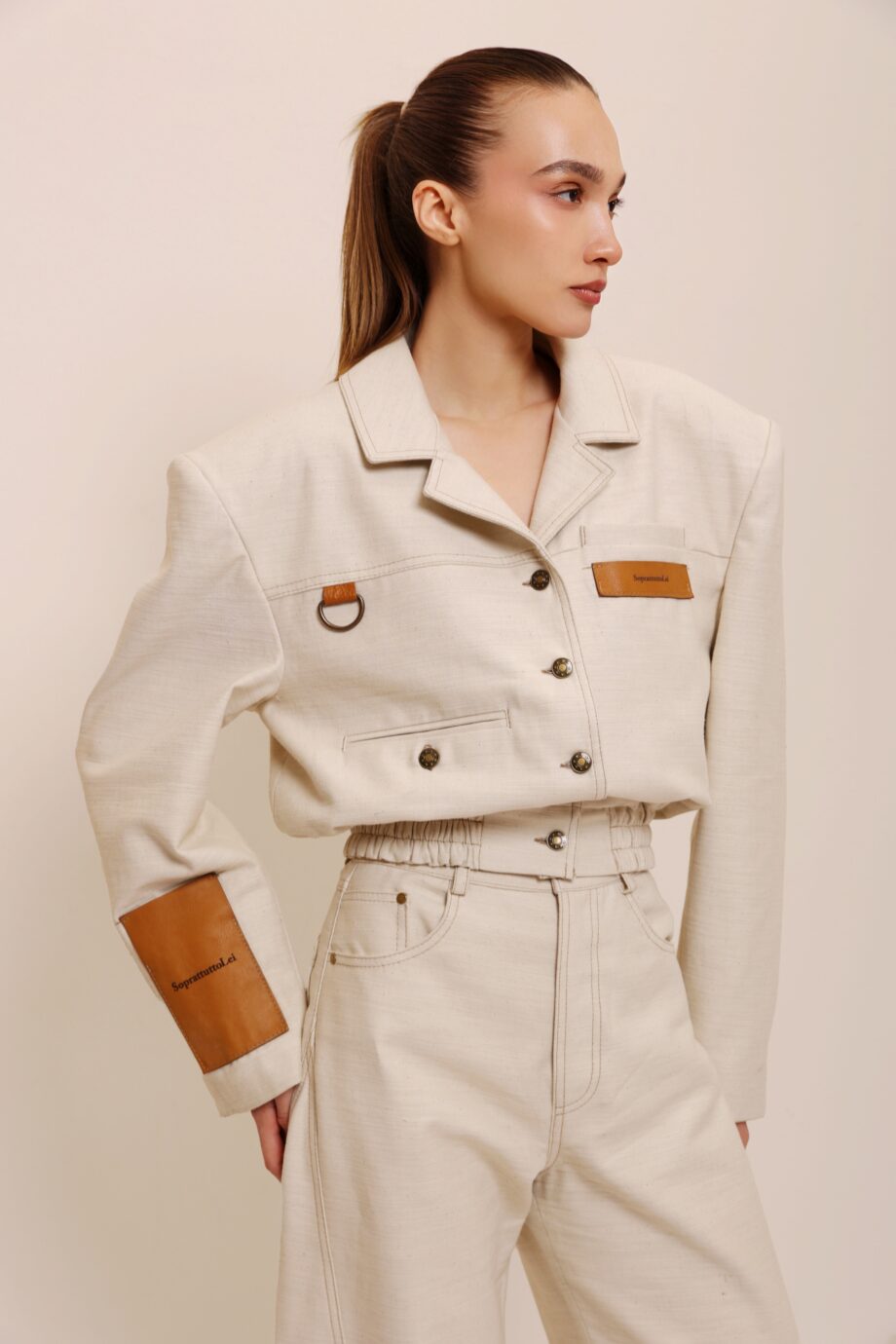 structured shoulders jacket beige detail