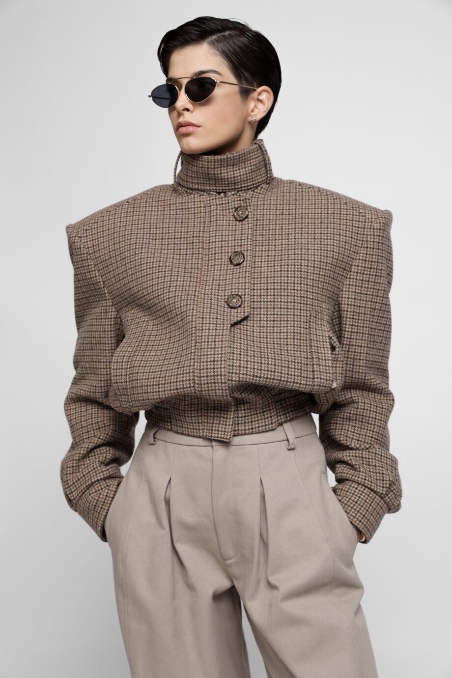 Cropped brown houndstooth wool jacket with high stand collar by SoprattuttoLei