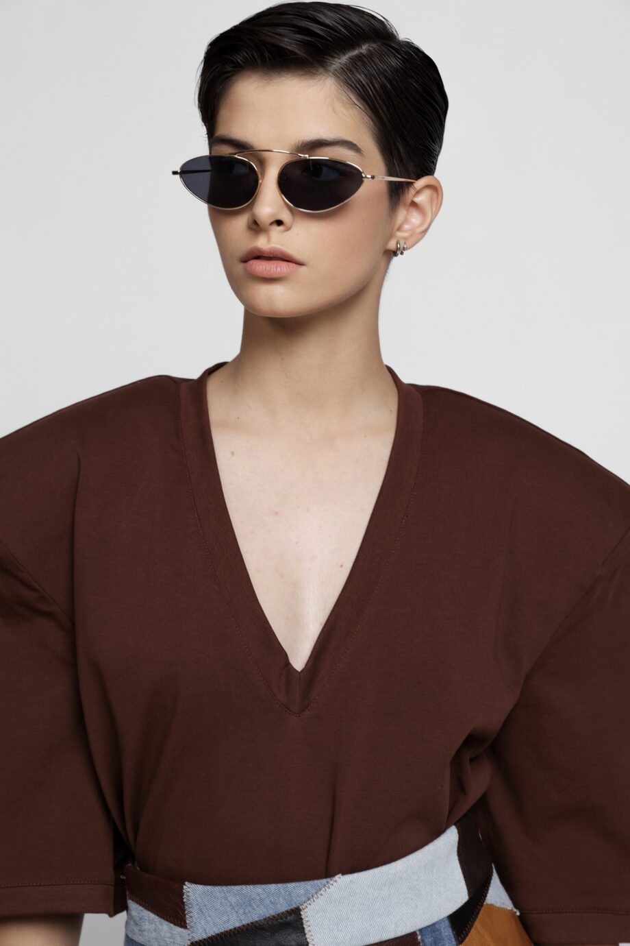Chocolate brown cotton V-neck top with structured oversized shoulders by SoprattuttoLei